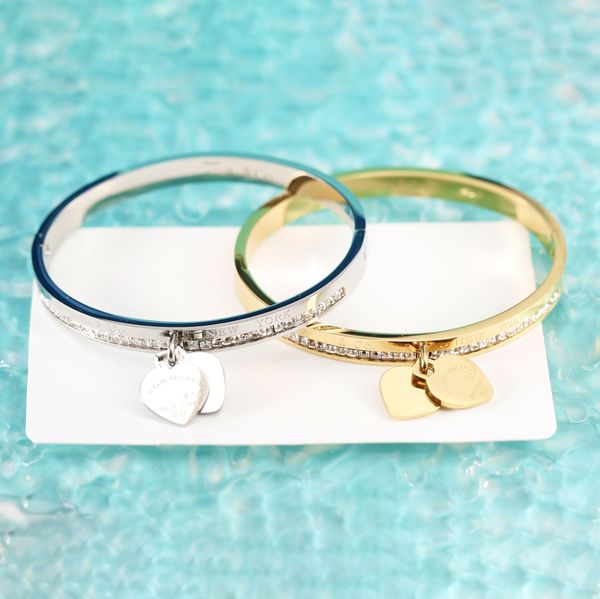 luxury designers bracelet gold bracelet for women love jewelry stamp engraving letter bracelet fashion elegant jewelry gift birthday gift, Black
luxury designers bracelet gold bracelet for women love jewelry stamp engraving letter bracelet fashion elegant jewelry gift birthday gift, Black
