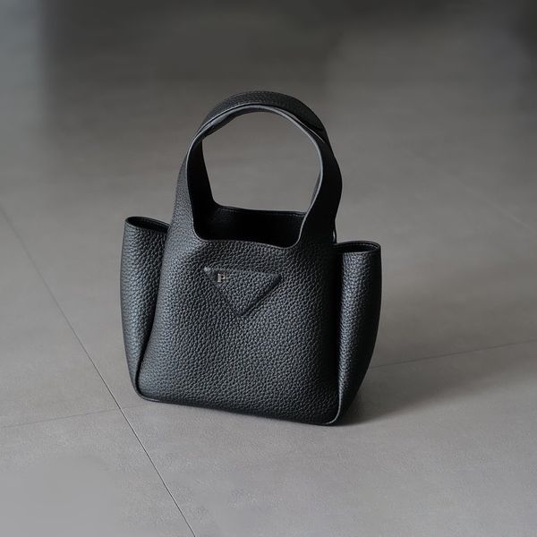 triangle tote large shopping crossbody bag womens designer handbags shoulder bag mens metal fittings prad basket bags wallet genuine leather
triangle tote large shopping crossbody bag womens designer handbags shoulder bag mens metal fittings prad basket bags wallet genuine leather