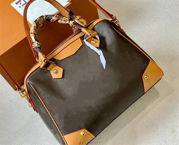mt women pillow bags lockme handbag tote designer shoulder crossbody bag luxurious genuine leather letters printing messenger purse ribbon s
mt women pillow bags lockme handbag tote designer shoulder crossbody bag luxurious genuine leather letters printing messenger purse ribbon s