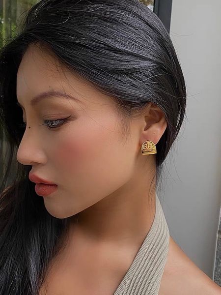 fashion designer personalized double b letter earrings simple retro gold earless clip women's party l, Golden
fashion designer personalized double b letter earrings simple retro gold earless clip women's party l, Golden