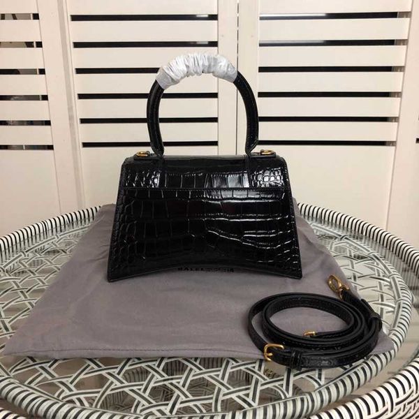latest women's hourglass bag designer handbags tote women 100% crocodile calf genuine leather handbag shoulder bags senior
latest women's hourglass bag designer handbags tote women 100% crocodile calf genuine leather handbag shoulder bags senior