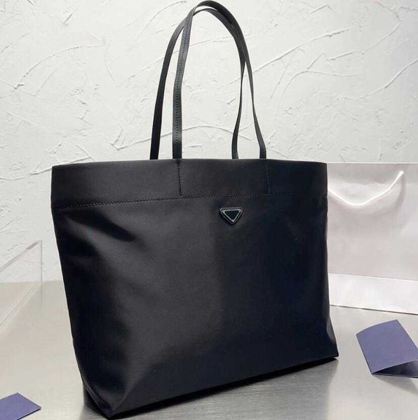 designer tote bag nylon handbags womens luxury totes high-capacity casual shopping bags large 48*30 cm
designer tote bag nylon handbags womens luxury totes high-capacity casual shopping bags large 48*30 cm