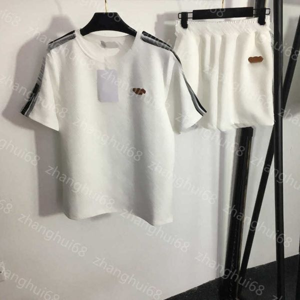 23ss women shorts sets womens designer clothing chest logo leather webbing stitching short sleeve jacquard letter t-shirt casual shorts set, White
23ss women shorts sets womens designer clothing chest logo leather webbing stitching short sleeve jacquard letter t-shirt casual shorts set, White