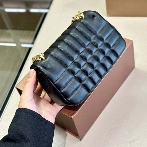 luxurys designers bag embossing women handbags lady messenger fashion shoulder bag fashion women crossbody bag famous classical designer
luxurys designers bag embossing women handbags lady messenger fashion shoulder bag fashion women crossbody bag famous classical designer