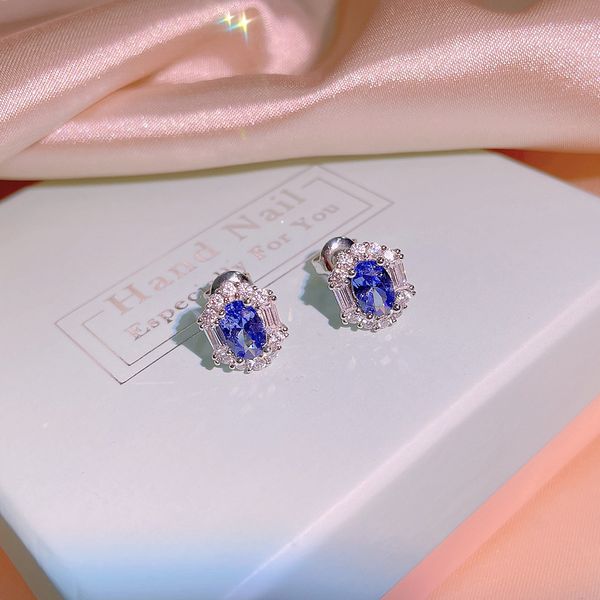 2023 lucky clover designer earrings gold luxury women's earrings jewelry party gifts, Golden
2023 lucky clover designer earrings gold luxury women's earrings jewelry party gifts, Golden