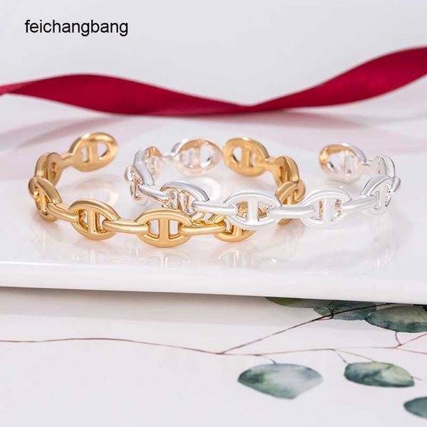 factory outlet h ermes designer bracelets new pig nose with smooth surface light luxury round cold wind personalized versatile design, Black
factory outlet h ermes designer bracelets new pig nose with smooth surface light luxury round cold wind personalized versatile design, Black