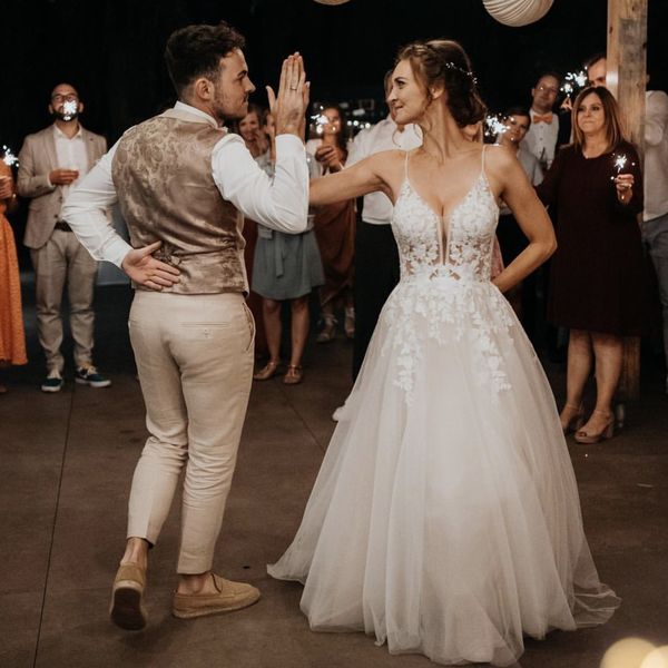 bohemian beach wedding dresses a-line summer bridal gowns modest backless spaghetti straps lace appliqued country vestido de noiva, White
bohemian beach wedding dresses a-line summer bridal gowns modest backless spaghetti straps lace appliqued country vestido de noiva, White