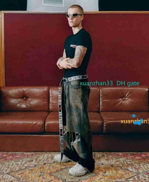 23ss designer men's jeans new spring/summer fashion big tear tear brand's luxury women's pants washable material, Black;brown
23ss designer men's jeans new spring/summer fashion big tear tear brand's luxury women's pants washable material, Black;brown