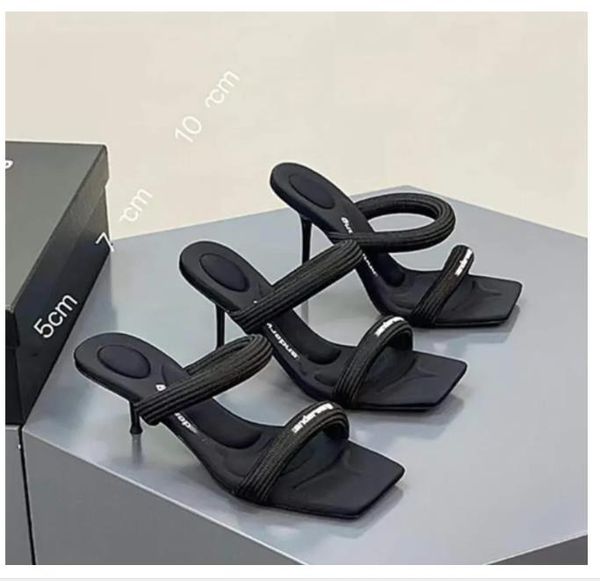 fashionable and beautiful women's high-heeled slippers with curved cool square head design. leather outsole heel 10cm european size 35-, Black
fashionable and beautiful women's high-heeled slippers with curved cool square head design. leather outsole heel 10cm european size 35-, Black