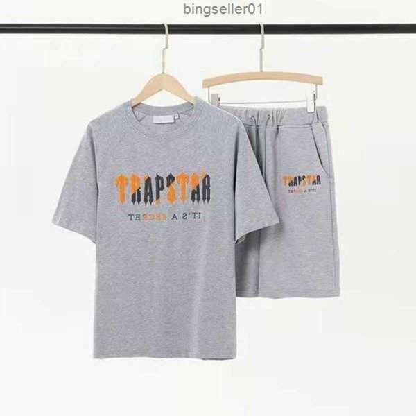 london shirt 22ss t new trapstar men and women embroidered chenille decoded chord suit - revolution luxury trapstars tee trapstar. 12 1 h0wv, Gray
london shirt 22ss t new trapstar men and women embroidered chenille decoded chord suit - revolution luxury trapstars tee trapstar. 12 1 h0wv, Gray