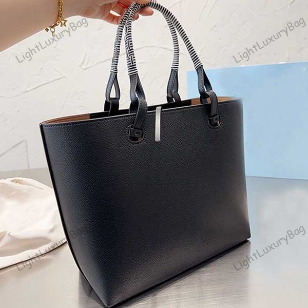 designer crossbody bag for women 2023 new model luxury large capacity shoulder tote leather fashion cross body wallets classic female purses
designer crossbody bag for women 2023 new model luxury large capacity shoulder tote leather fashion cross body wallets classic female purses