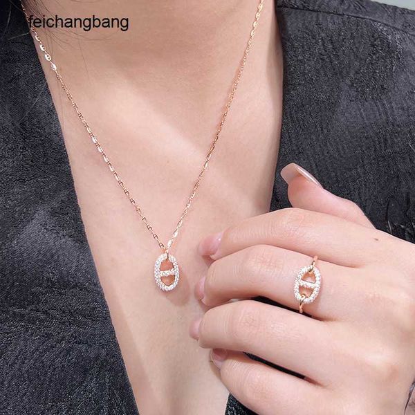 whole h ermes designer necklace light luxury personalized versatile clavicle chain pig nose s925 silver ot buckle simple full diamond women, Black
whole h ermes designer necklace light luxury personalized versatile clavicle chain pig nose s925 silver ot buckle simple full diamond women, Black