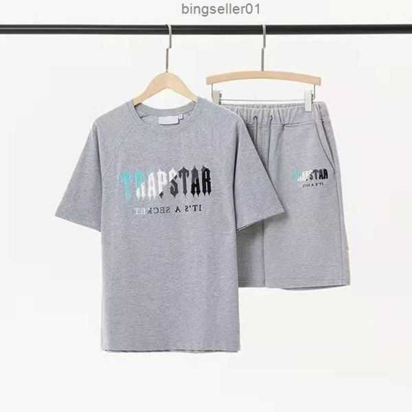london shirt 22ss t new trapstar men and women embroidered chenille decoded chord suit - revolution luxury trapstars tee trapstar. 12 1 h0wv, Gray
london shirt 22ss t new trapstar men and women embroidered chenille decoded chord suit - revolution luxury trapstars tee trapstar. 12 1 h0wv, Gray