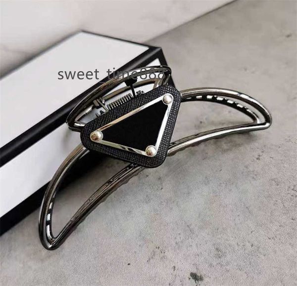 womens designer hairclips metal triangle ladies hair clip with stamp women girl brand barrettes fashion hair accessories, Golden;silver
womens designer hairclips metal triangle ladies hair clip with stamp women girl brand barrettes fashion hair accessories, Golden;silver