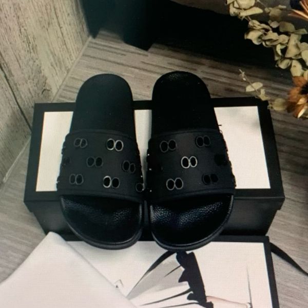 women's slippers, fashionable and luxurious flower slippers, leather rubber flat shoes, sandals, summer beach shoes
women's slippers, fashionable and luxurious flower slippers, leather rubber flat shoes, sandals, summer beach shoes