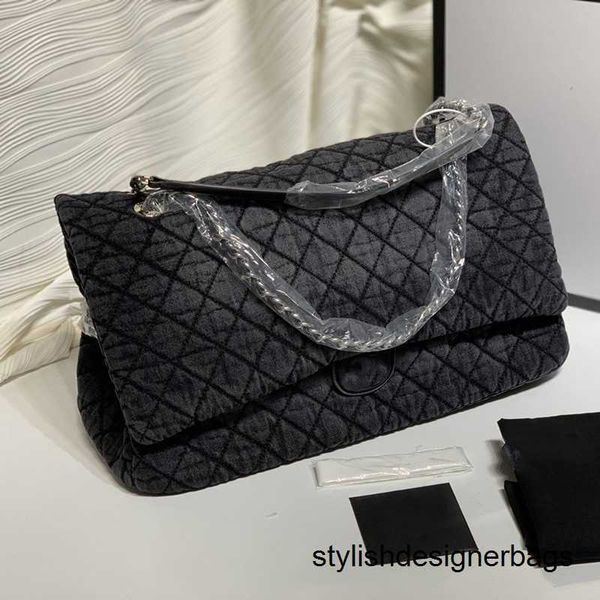 wholesale denim maxi jumbo classic flap bags quilted meatlasse chain crossbody shoulderluxury designer fashion street cool large capacity ou
wholesale denim maxi jumbo classic flap bags quilted meatlasse chain crossbody shoulderluxury designer fashion street cool large capacity ou