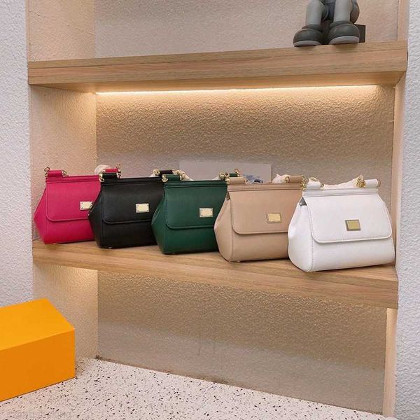 new fashion brand design bag women large capacity luxury shoulder bag leisure shopping solid leather handbag ladies messenger tote
new fashion brand design bag women large capacity luxury shoulder bag leisure shopping solid leather handbag ladies messenger tote