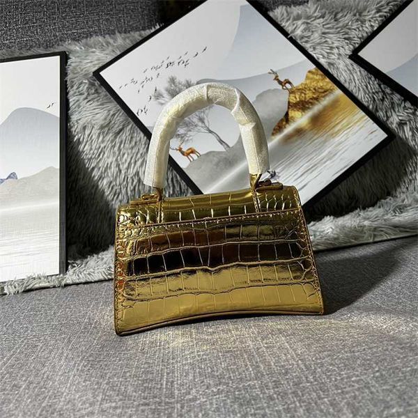 luxury designer bag 2023 women's handbag genuine leather mini shoulder fashion hourglass crocodile pattern crossbody
luxury designer bag 2023 women's handbag genuine leather mini shoulder fashion hourglass crocodile pattern crossbody