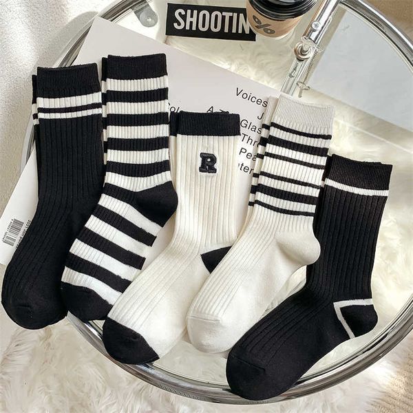 simple man socks wholesale compression cotton women autumn casual black white striped pile for girls breathable middle tube letter embroider
simple man socks wholesale compression cotton women autumn casual black white striped pile for girls breathable middle tube letter embroider