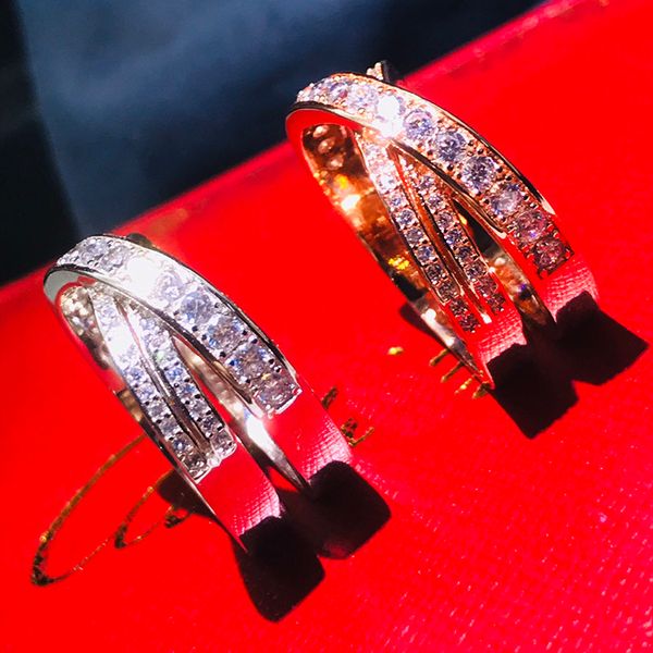 luxury designers can choose personalized products in two colors: diamond, silver, rose, and gold. exquisite products make multifunctional gi
luxury designers can choose personalized products in two colors: diamond, silver, rose, and gold. exquisite products make multifunctional gi