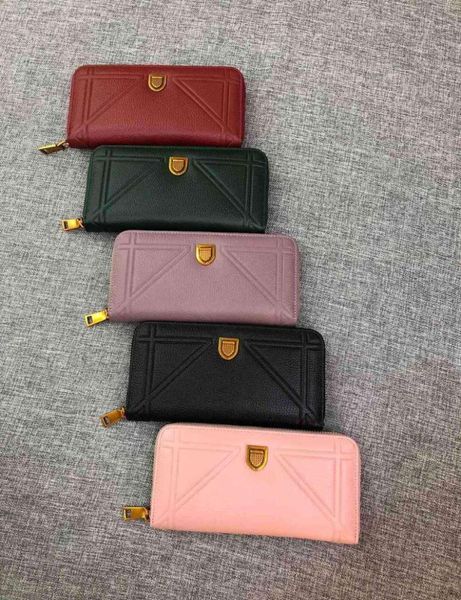2020 the style fashion and simple zipper genuine cow leather women long money clips 5 color 19cm3836091, Black
2020 the style fashion and simple zipper genuine cow leather women long money clips 5 color 19cm3836091, Black
