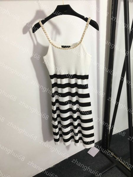 23ss women dresses summer dress womens designer clothing color bump striped chain edge knitted suspender dress womens clothing, Black;gray
23ss women dresses summer dress womens designer clothing color bump striped chain edge knitted suspender dress womens clothing, Black;gray