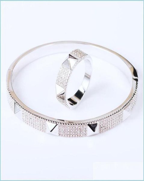 bangle jewelry fashion exaggeration classic geometry micro inlaid zirconia bracelet ring set womens gift drop delivery 2022 bracel3698162, Black
bangle jewelry fashion exaggeration classic geometry micro inlaid zirconia bracelet ring set womens gift drop delivery 2022 bracel3698162, Black