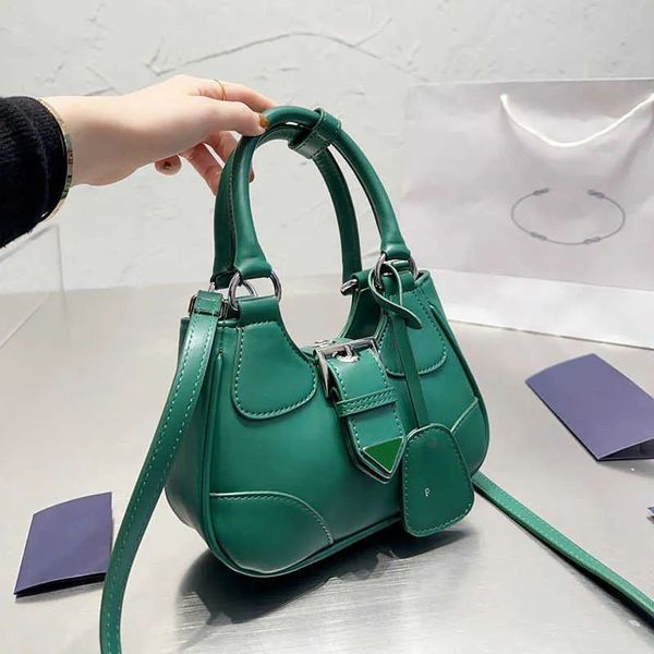 shoulder bags bags luxurys designer bag women handbags leather totes cute half moon hand fashion messenger crossbody bags 221220, Black;red
shoulder bags bags luxurys designer bag women handbags leather totes cute half moon hand fashion messenger crossbody bags 221220, Black;red