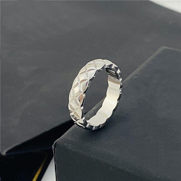 designer classic diamond pineapple pattern luxury ring, plaid pattern couple ring, Golden;silver 
designer classic diamond pineapple pattern luxury ring, plaid pattern couple ring, Golden;silver