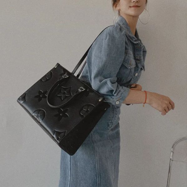 luxurys designer onthego embossed black flower bag women bags handbags tote shoulder handbag leather diamond evening purse on the go mm gm
luxurys designer onthego embossed black flower bag women bags handbags tote shoulder handbag leather diamond evening purse on the go mm gm