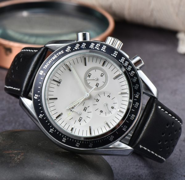men's 40mm quartz movement watch designer rubber strap all stainless steel watch folding buckle waterproof super bright sapphire watche, Slivery;brown
men's 40mm quartz movement watch designer rubber strap all stainless steel watch folding buckle waterproof super bright sapphire watche, Slivery;brown