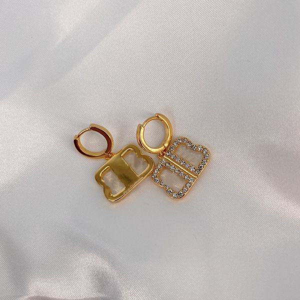2023 luxury letter b stud women designer europe america style studs fashion balencaigaies couple personality earrings ab1c, Golden;silver
2023 luxury letter b stud women designer europe america style studs fashion balencaigaies couple personality earrings ab1c, Golden;silver