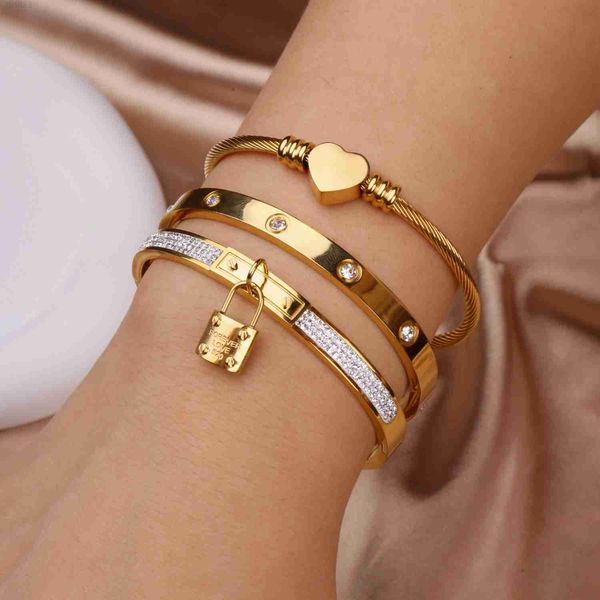 waterproof tarnish women jewelry crystal zircon diamond oval couple love friendship bangle bracelet unisex, Golden;silver
waterproof tarnish women jewelry crystal zircon diamond oval couple love friendship bangle bracelet unisex, Golden;silver