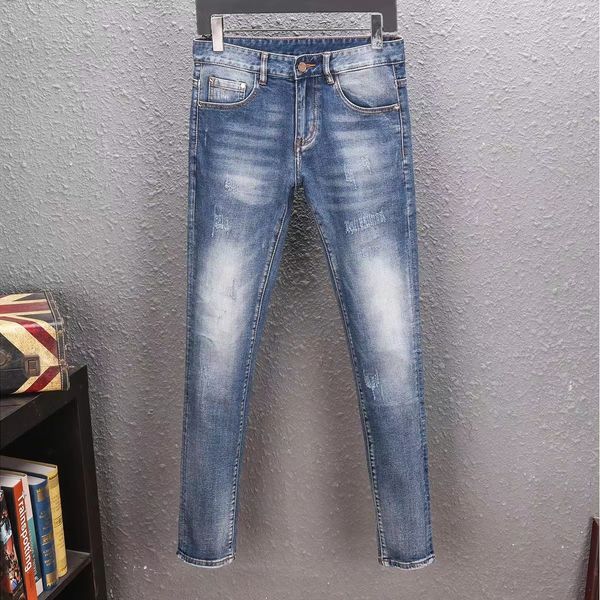 designer luxury men's jeans blue wide-mouth washed embroidered simple jeans elastic wear-resistant fabric youth casual pants
designer luxury men's jeans blue wide-mouth washed embroidered simple jeans elastic wear-resistant fabric youth casual pants