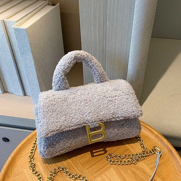 50% off 2023 handbag urban elegant women's small square netizens with popular casual plush winter fashion and western style bag women
50% off 2023 handbag urban elegant women's small square netizens with popular casual plush winter fashion and western style bag women
