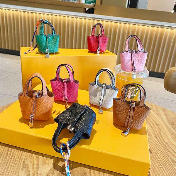 designer leather handbag pendant car key bag hanger bluetooth airpods case protective case mini vegetable basket, Black
designer leather handbag pendant car key bag hanger bluetooth airpods case protective case mini vegetable basket, Black