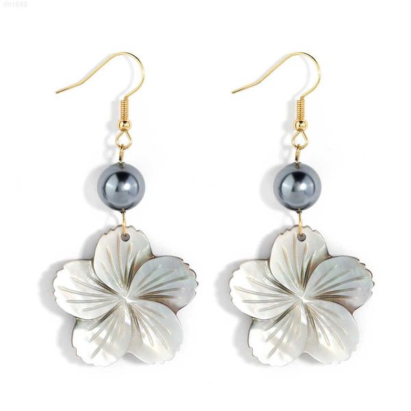 wholesale 18k gold plated hawaiian mother of pearl flower earrings new trendy black pearl natural shell earrings for women girls, Silver
wholesale 18k gold plated hawaiian mother of pearl flower earrings new trendy black pearl natural shell earrings for women girls, Silver