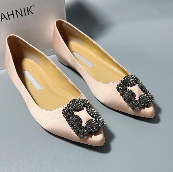 2023 new classic brand pointed flat shoes women's buckle flat-heeled silk satin rhinestone light red wedding shoes 34-43, Black
2023 new classic brand pointed flat shoes women's buckle flat-heeled silk satin rhinestone light red wedding shoes 34-43, Black