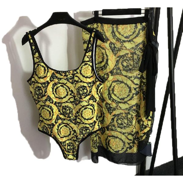 23ss new summer classic womens bikini set vintage print strap one piece swimwear conservative flesh shield beach skirt designers luxurys wom, White;black
23ss new summer classic womens bikini set vintage print strap one piece swimwear conservative flesh shield beach skirt designers luxurys wom, White;black