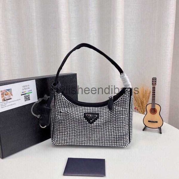 stylisheendibags genuine leather handbag bag metal ring package saddle nile handle bracelet bag female shoulder messenger crossbody
stylisheendibags genuine leather handbag bag metal ring package saddle nile handle bracelet bag female shoulder messenger crossbody