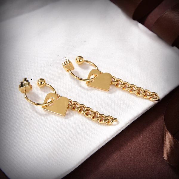 2023 luxury letter b stud women designer europe america style studs fashion balencaigaies couple personality earrings ab1i, Golden;silver
2023 luxury letter b stud women designer europe america style studs fashion balencaigaies couple personality earrings ab1i, Golden;silver