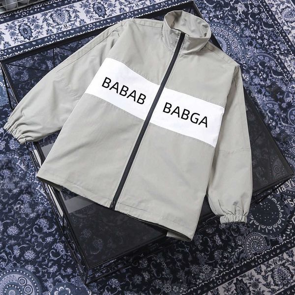 r jacket fashion brand coat luxury sportswear classic letter splice loose windproof and sunscreen jacket coat men's and women's ou, Black;brown
r jacket fashion brand coat luxury sportswear classic letter splice loose windproof and sunscreen jacket coat men's and women's ou, Black;brown