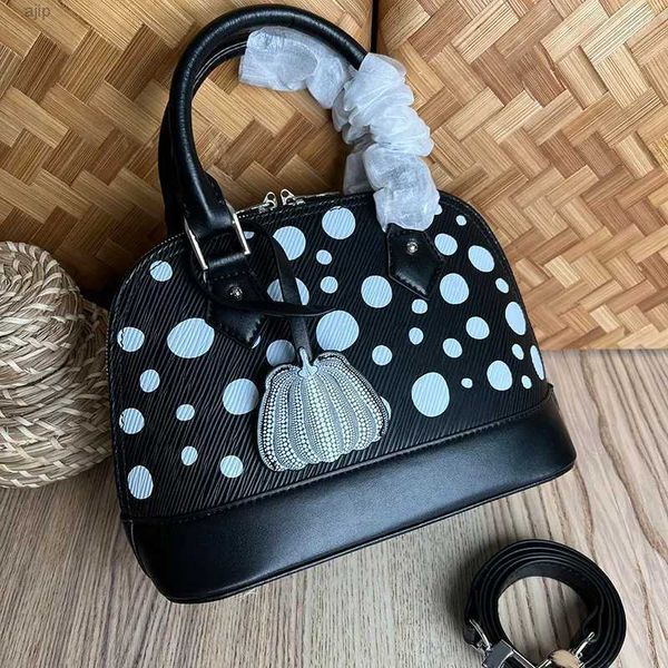 2023 designer bag alma bb handbag epi leather shellbag infinity dots yayoi kusama fashion crossbody shoulderbag classic dinner tote for wome
2023 designer bag alma bb handbag epi leather shellbag infinity dots yayoi kusama fashion crossbody shoulderbag classic dinner tote for wome