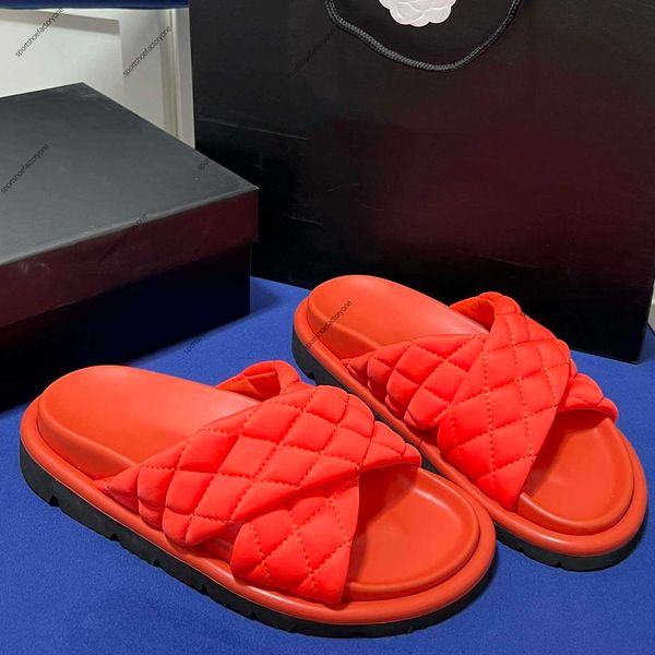 with box slippers waterfront embossed mule rubber slide beach sandals men women white orange black green olive summer shoes sneakers
with box slippers waterfront embossed mule rubber slide beach sandals men women white orange black green olive summer shoes sneakers