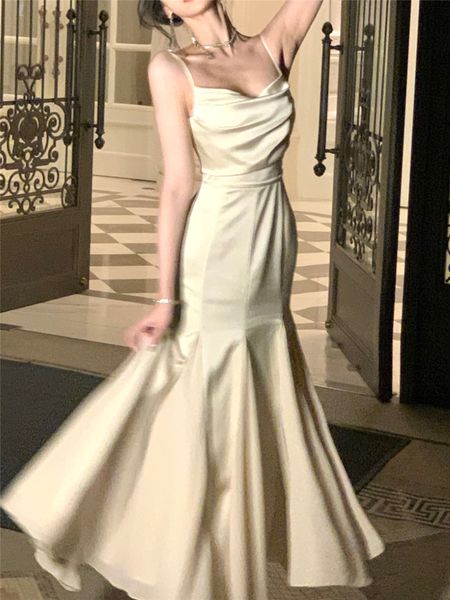 two piece dress and halter es women elegant korean summer fashion evening vintage female prom clothes sets suits 230512, White
two piece dress and halter es women elegant korean summer fashion evening vintage female prom clothes sets suits 230512, White