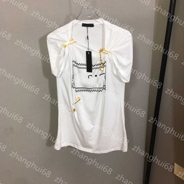 23ss t shirt womens designer clothing womens t-shirt tee round neck pure cotton metal large pin monogram print irregular short sleeve t-shir, White
23ss t shirt womens designer clothing womens t-shirt tee round neck pure cotton metal large pin monogram print irregular short sleeve t-shir, White