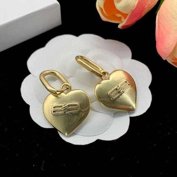retro heart stereo bb letter earrings european and american personality metal senior sense new ear buckle, Golden
retro heart stereo bb letter earrings european and american personality metal senior sense new ear buckle, Golden