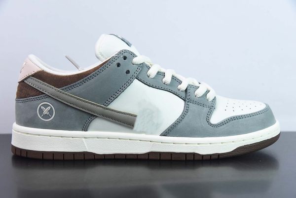yuto horigome skateboarder shoes duks low white grey-brown new arrivals on may. 06 2023 lifestyle outdoor-indoor streetwear sports sneakers
yuto horigome skateboarder shoes duks low white grey-brown new arrivals on may. 06 2023 lifestyle outdoor-indoor streetwear sports sneakers