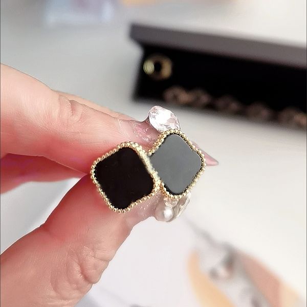 2022 new stud full diamond luxury four-leaf clover earrings classic fashion brand designer crystal earrings for women jewelry, Golden
2022 new stud full diamond luxury four-leaf clover earrings classic fashion brand designer crystal earrings for women jewelry, Golden
