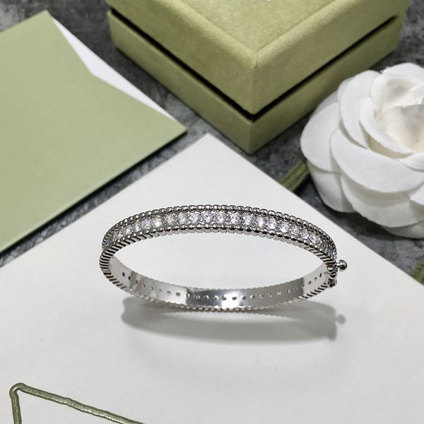woman van bangle clover bracelets designer fashion luxury jewelry women chain bracelet woman sdfvcx, Black
woman van bangle clover bracelets designer fashion luxury jewelry women chain bracelet woman sdfvcx, Black